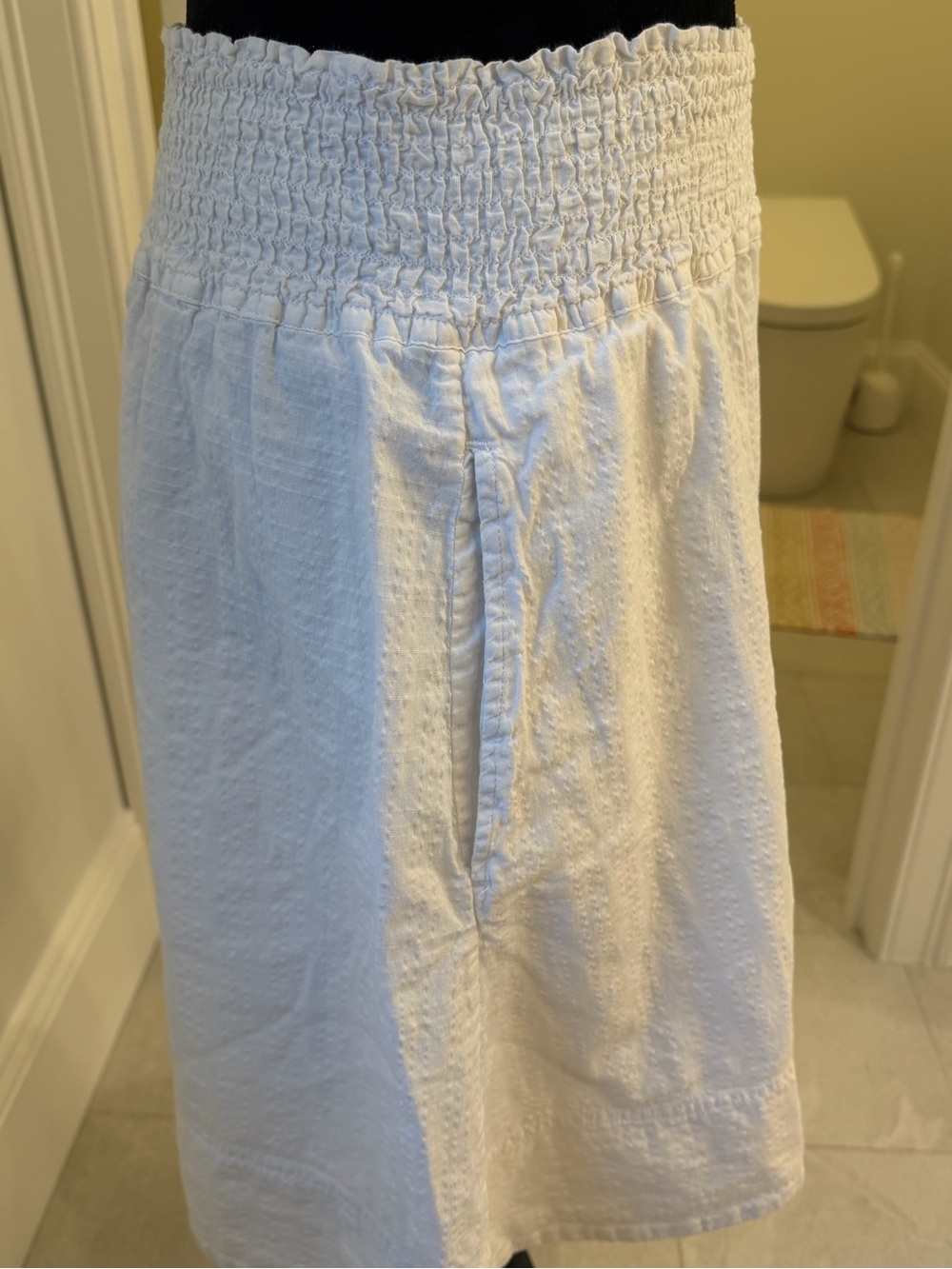Eastern Mountain Sports White Smocked A-Line Skirt- pockets and lined! Size L - Picture 2 of 5